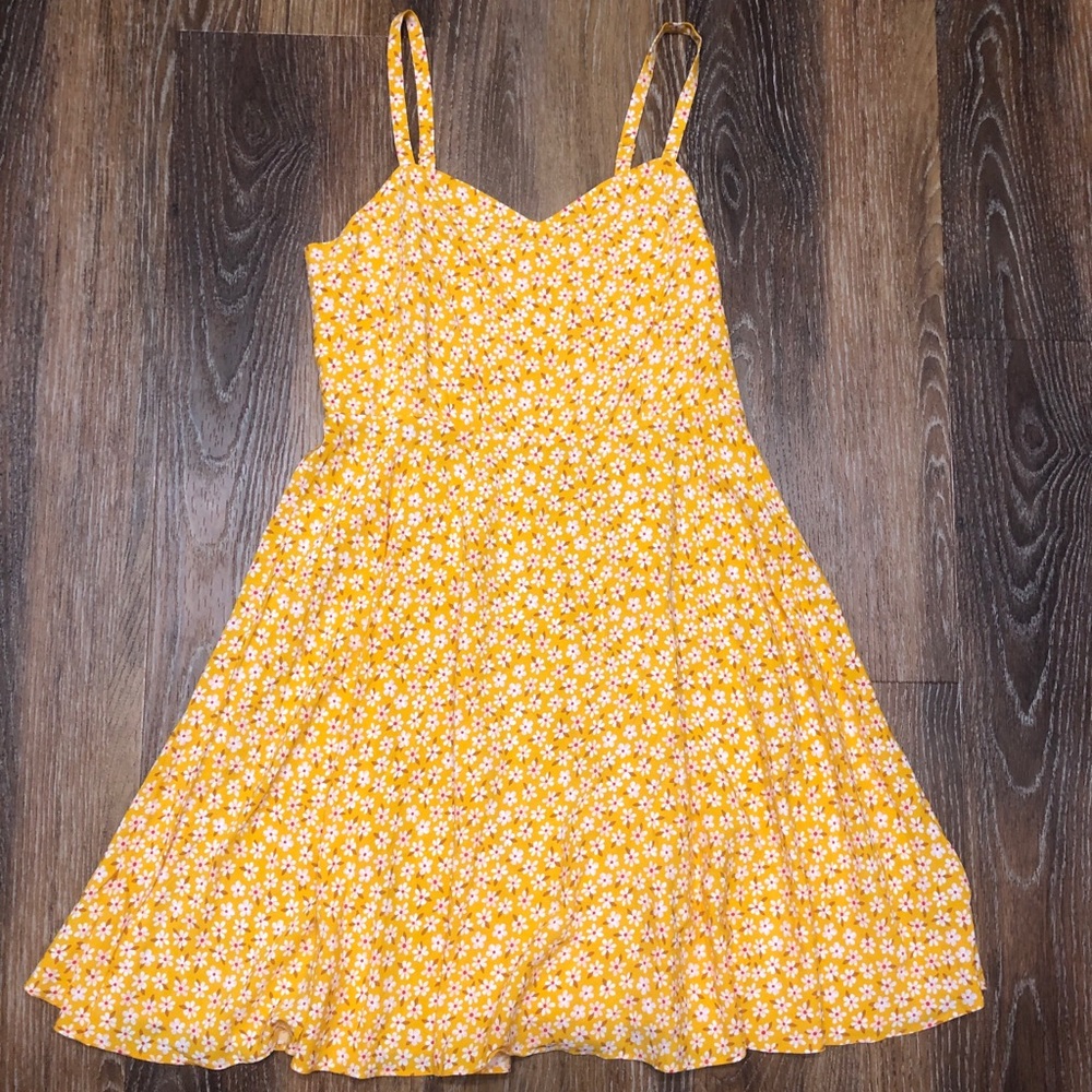 💛 adorable summer dress with adjustable straps